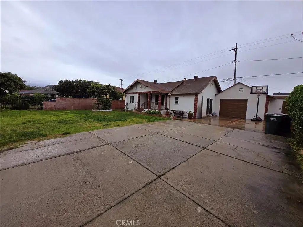 8818 Gallatin, Pico Rivera
