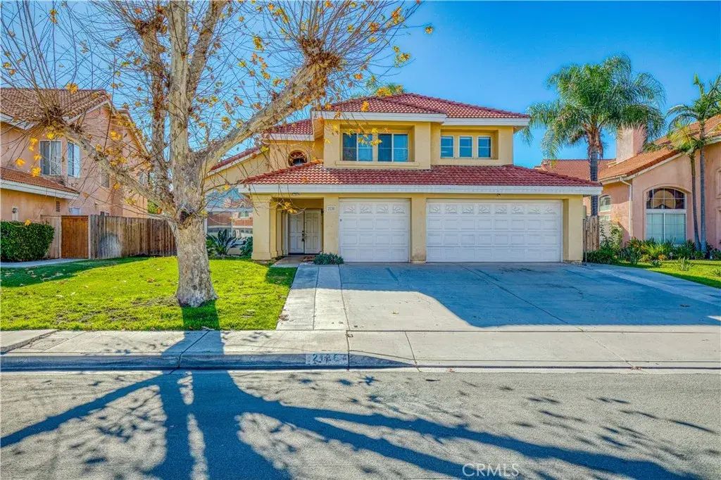 2136 E Colunga, Colton