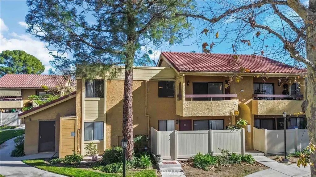 18750 Mandan Street 1102, Canyon Country