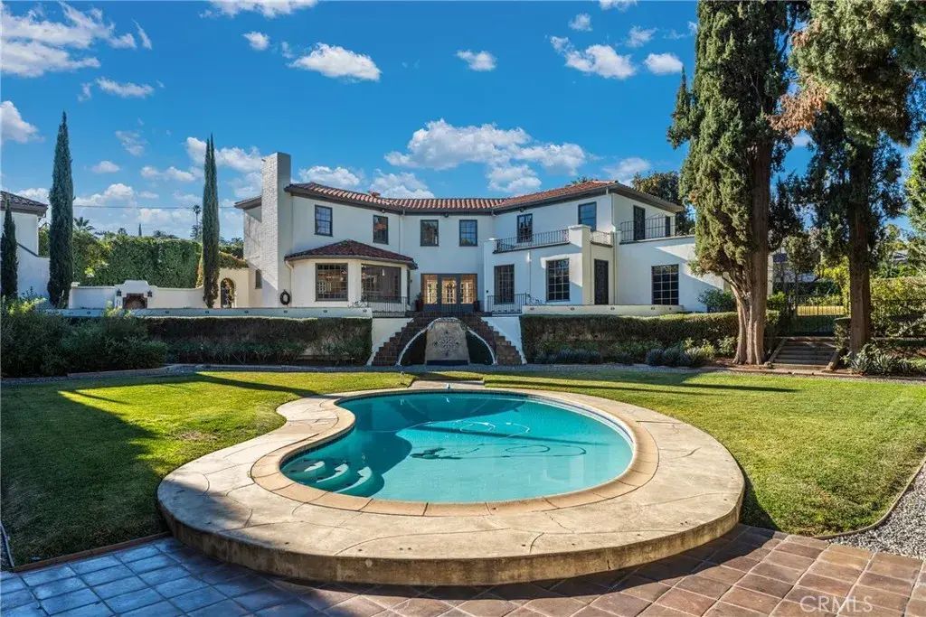 1205 W Highland Avenue, Redlands