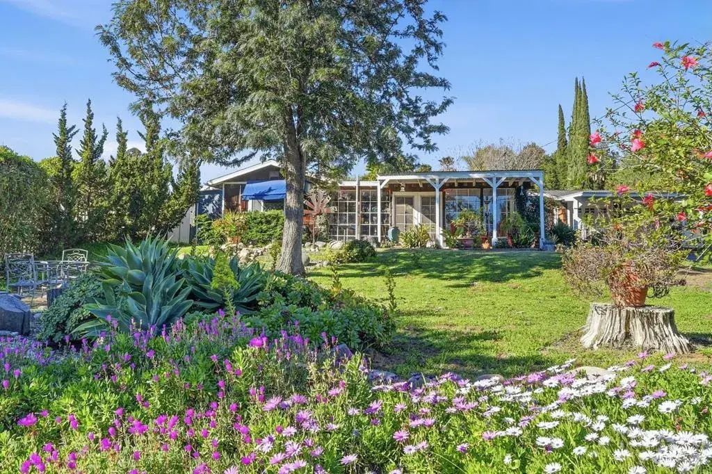 145 Barhaven Lane, Fallbrook