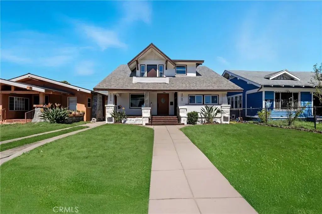 1261 W 51st, Los Angeles