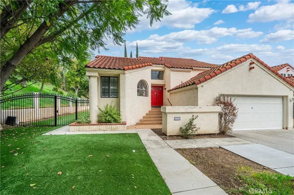 588 Silver Fox, Walnut