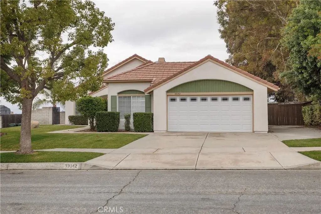 33142 Lotus, Yucaipa