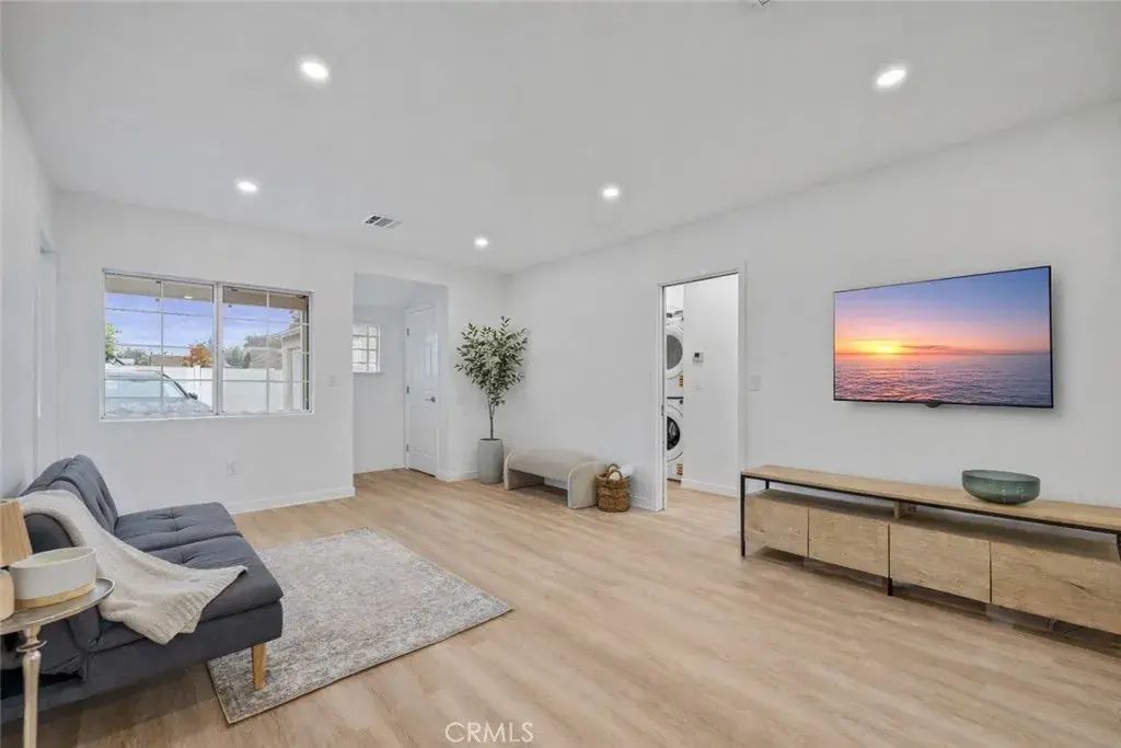 13279 Pierce Street, Pacoima