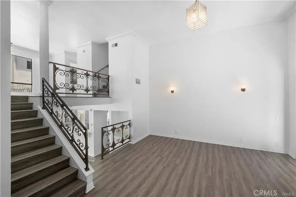 11954 Mayfield Avenue 3, Los Angeles