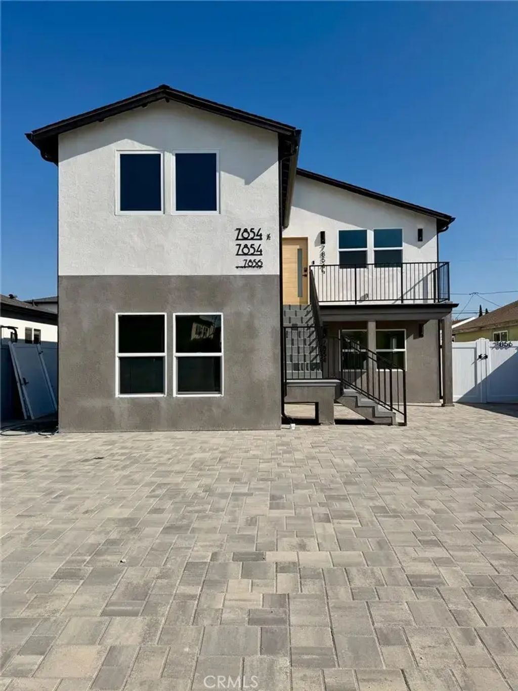 7854 N Troost Ave, North Hollywood