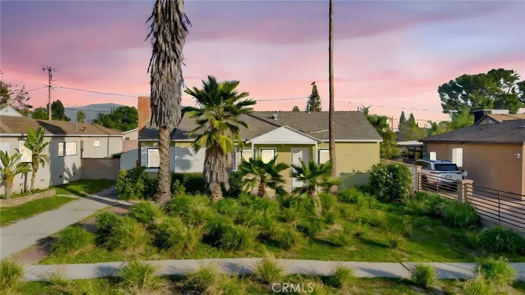 8166 Rhodes Avenue, North Hollywood