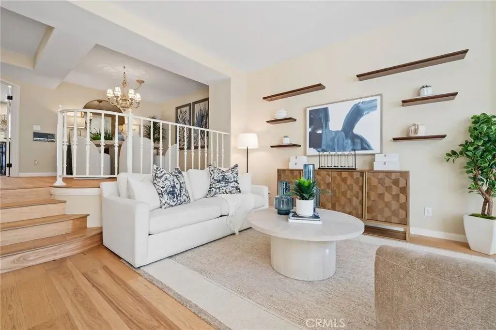 19281 Meadowood, Huntington Beach
