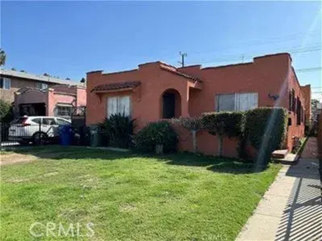 5302 S Manhattan, Los Angeles