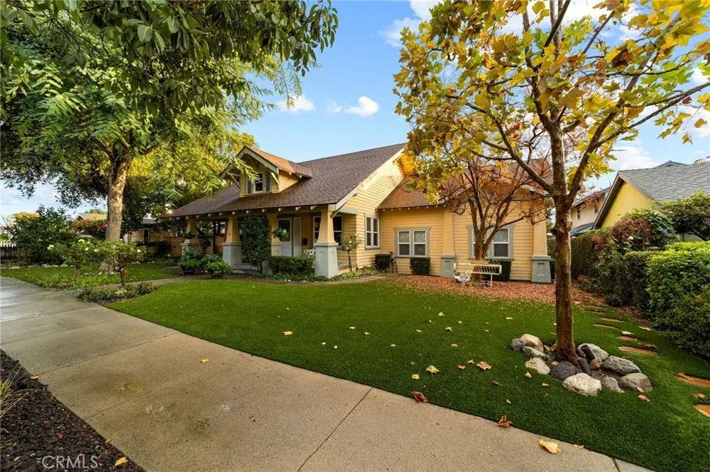 316 E Foothill Boulevard, Glendora