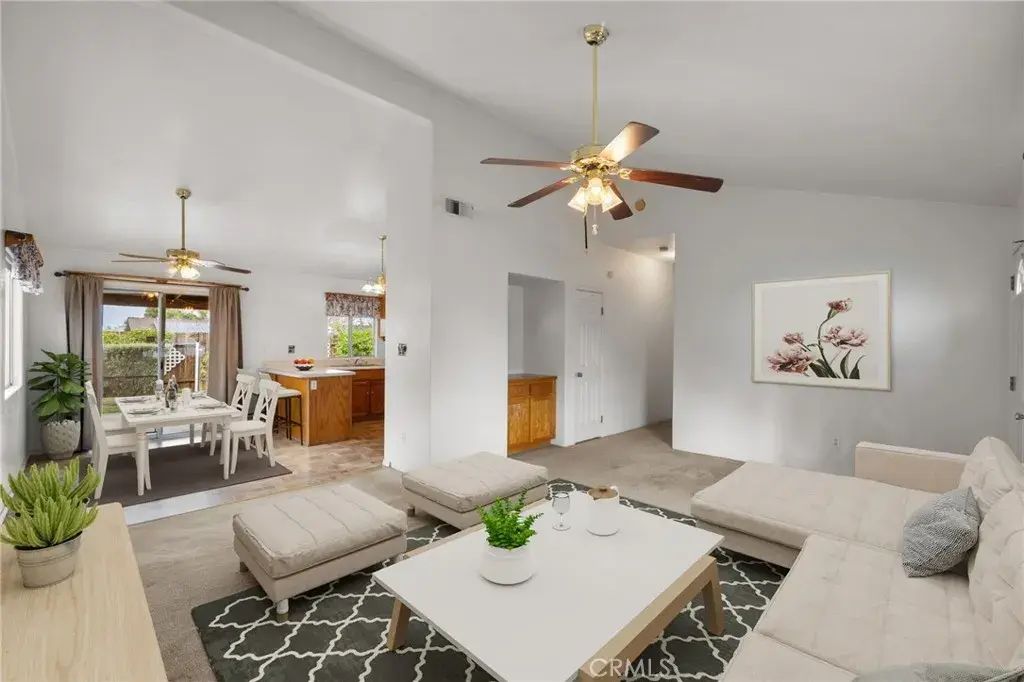 318 Leeta, Bakersfield