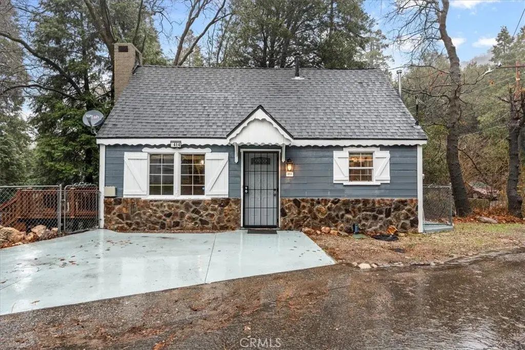 414 Cross Drive, Crestline