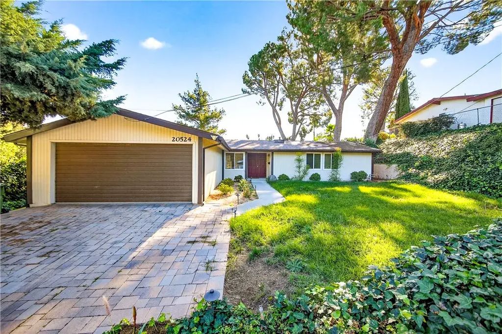 20524 Rhoda Street, Woodland Hills