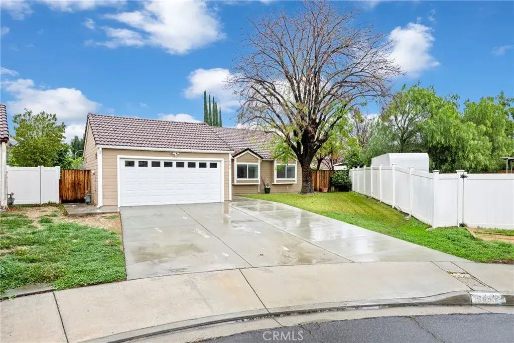 5493 Conestoga, Riverside