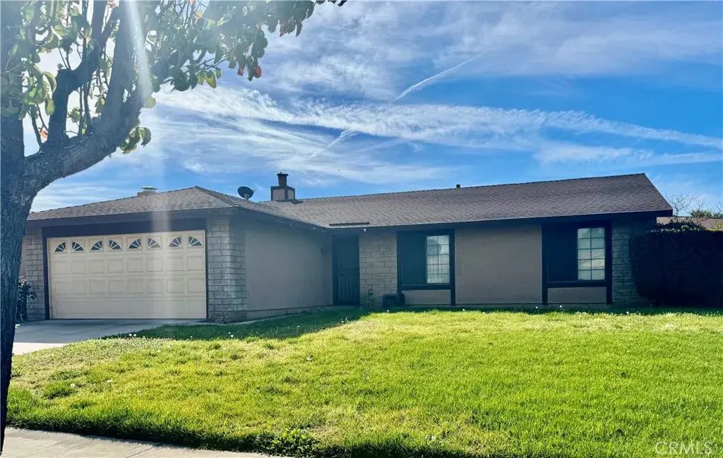 15681 San Jacinto, Fontana