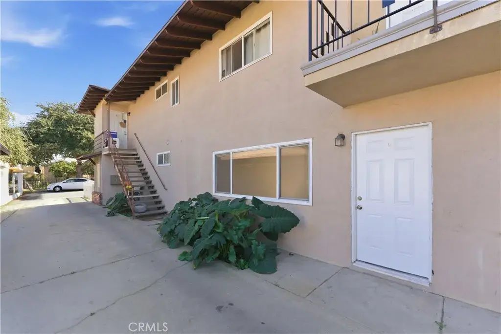 8659 Chestnut, South Gate
