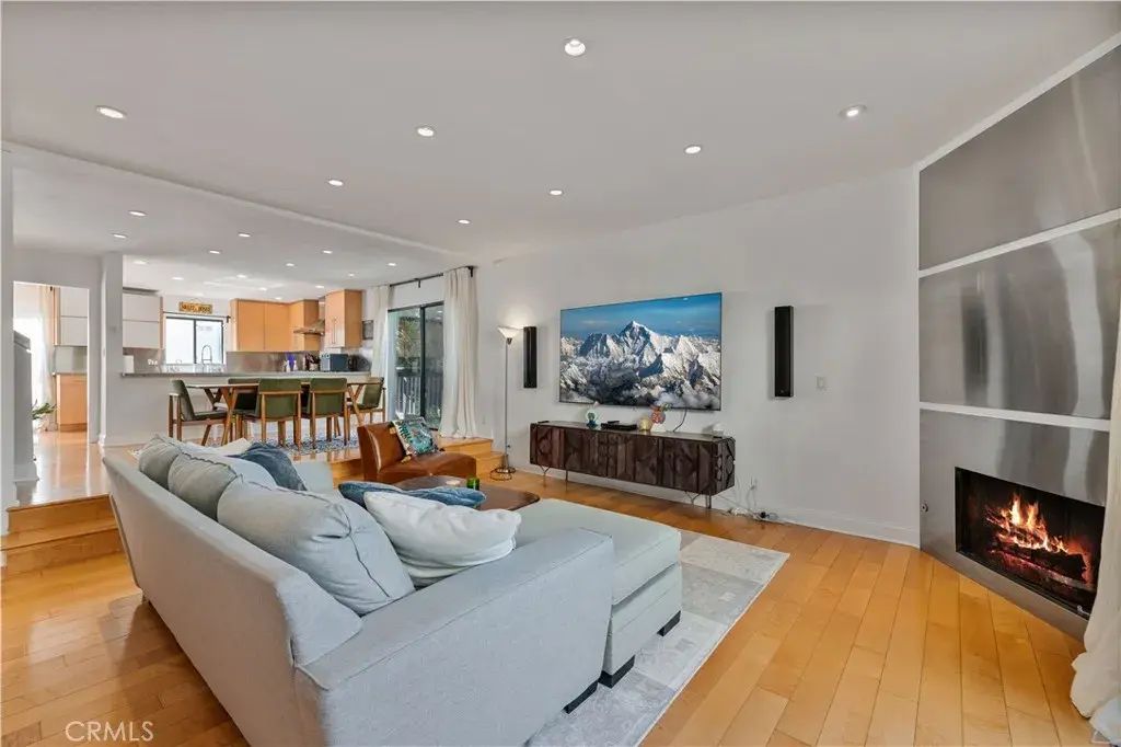 4222 Troost Avenue 21, Studio City