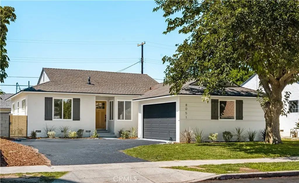 8051 Etiwanda Ave, Reseda