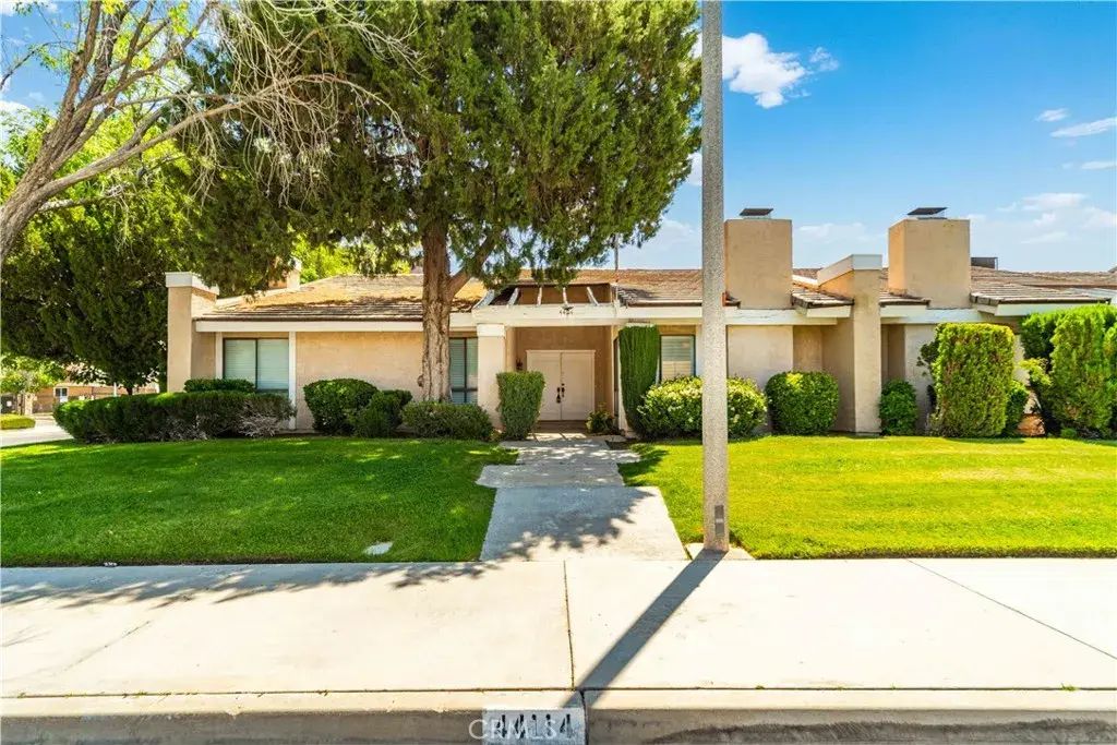 44114 30th Street West, Lancaster