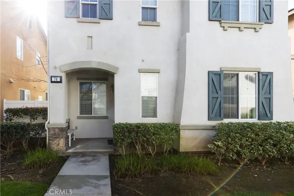 74 Royal Victoria, Irvine