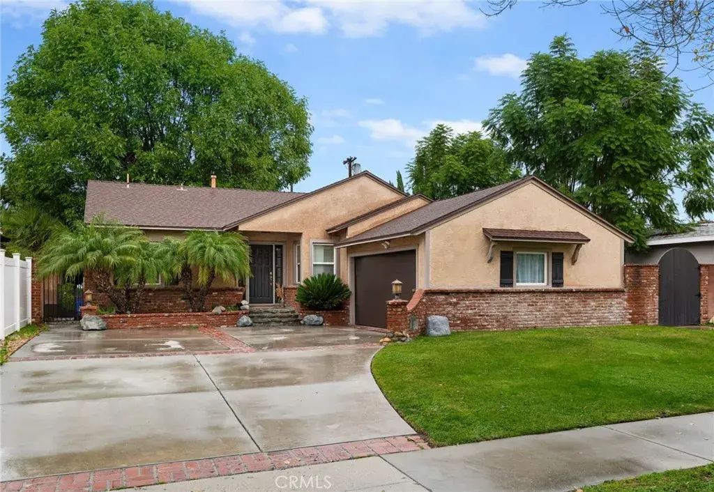 15815 Mayall Street, North Hills