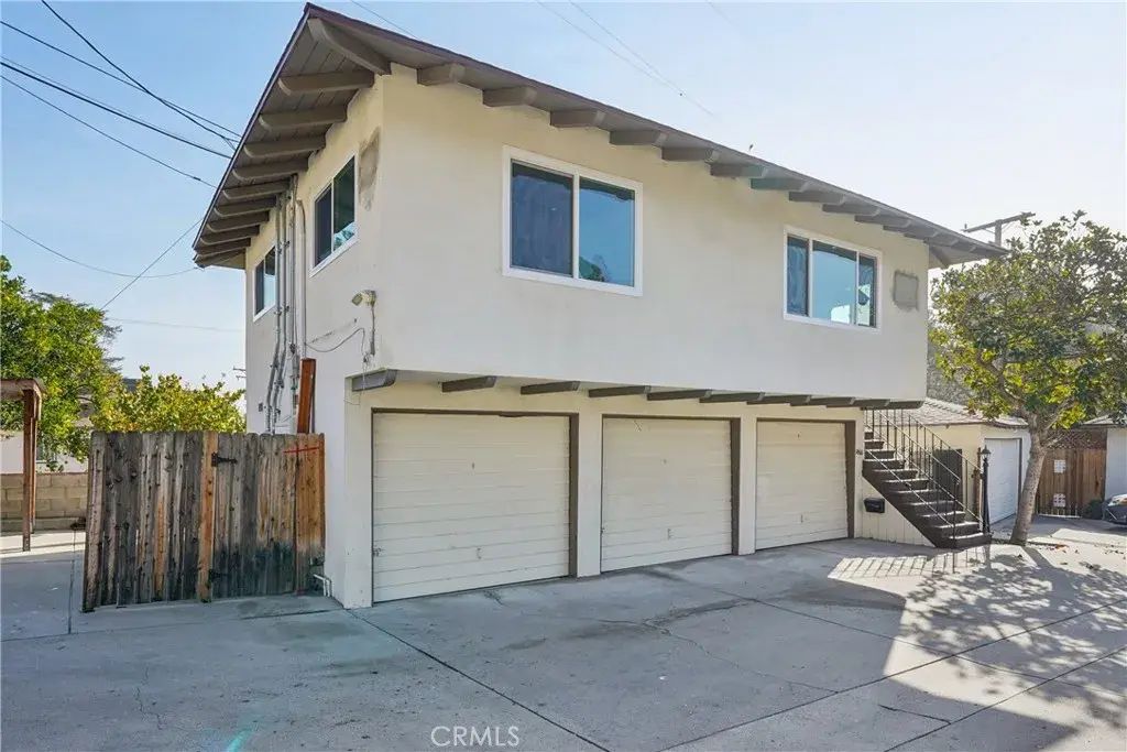 1466 Allen Avenue North, Altadena