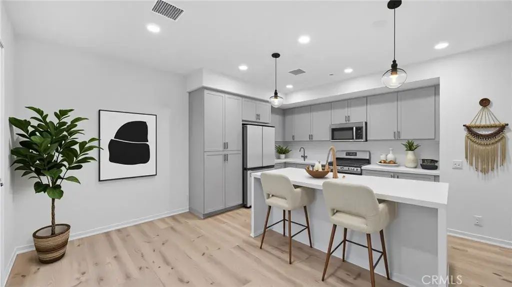 16122 Meadowhouse Avenue, Chino