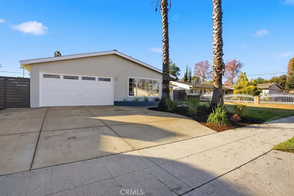 20630 Chase Street, Winnetka