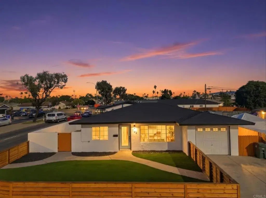 704 J Street, Chula Vista