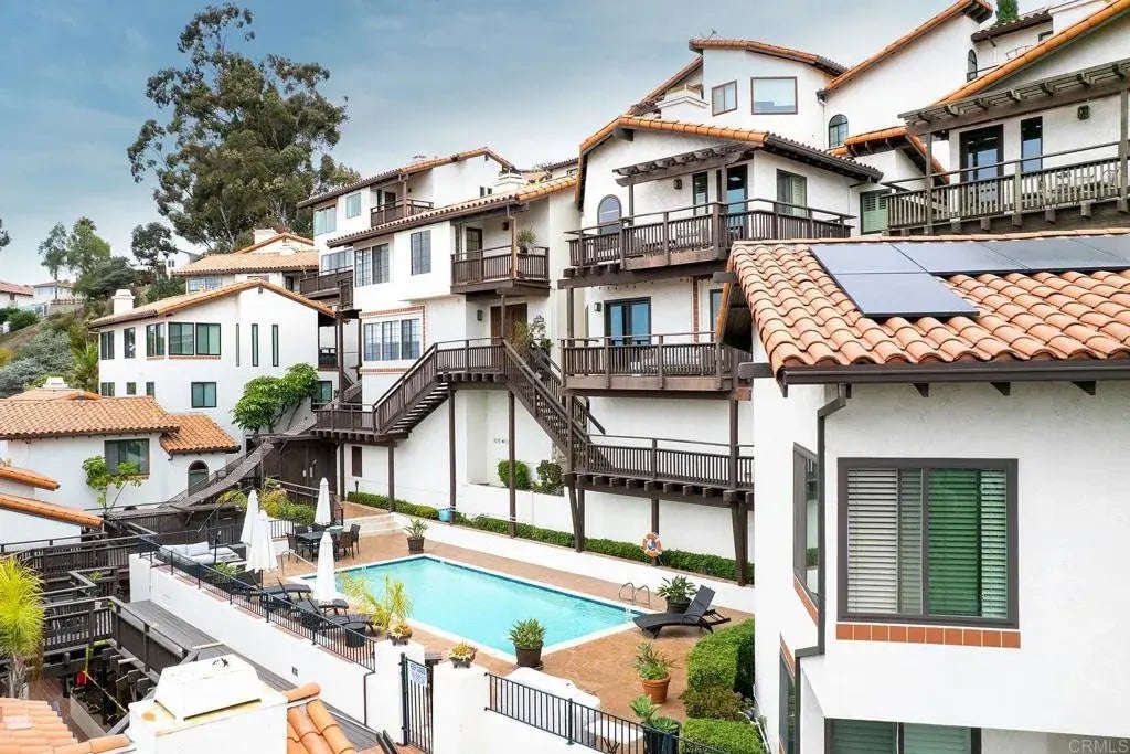 4008 Ampudia Street, 