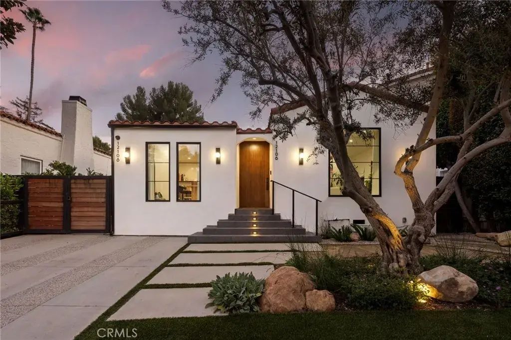 12106 Maxwellton Road, Studio City
