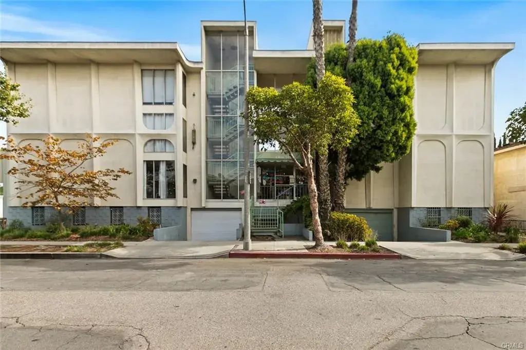 334 Gladys Avenue 305, Long Beach