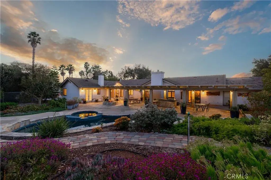 1256 Pleiades, Vista
