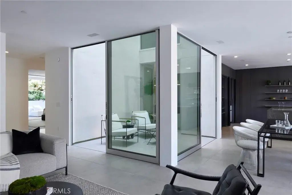 838 N Kings Road 102, West Hollywood