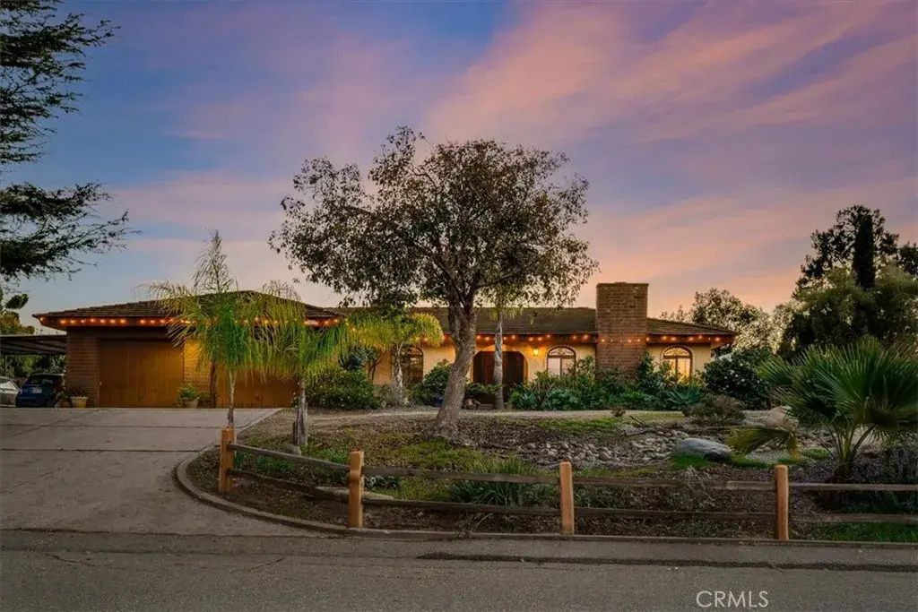 2212 Crystal, Santa Maria