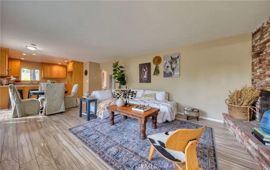 223 N Mountain, Monrovia