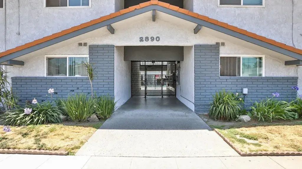 2890 E Artesia Blvd, Long Beach