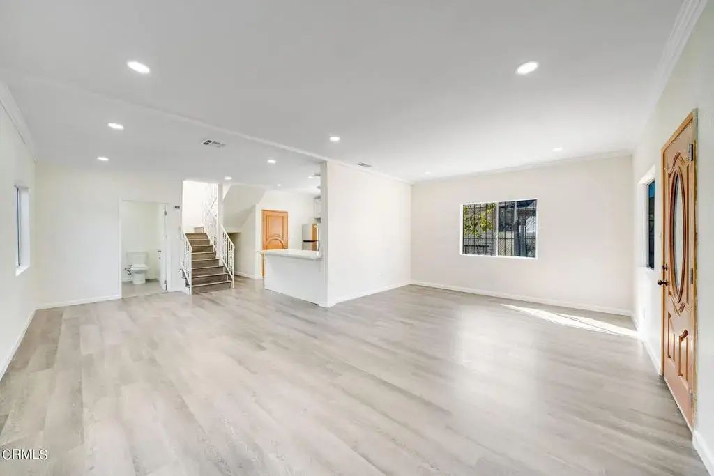 2648 Arvia Street, Los Angeles