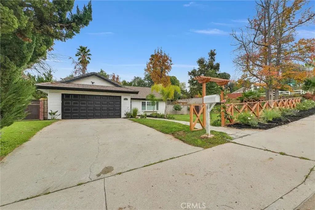 6090 Promontory Lane, Riverside