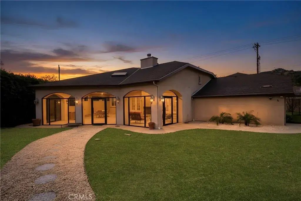 10566 Andora, Chatsworth