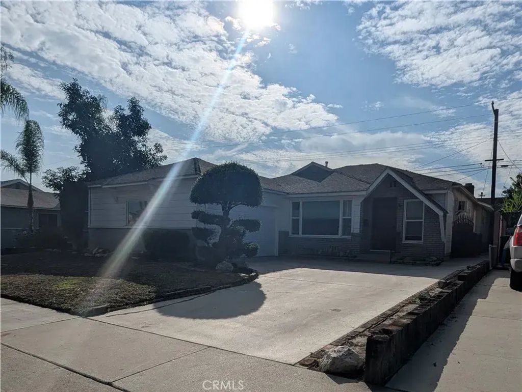 9440 Brookpark, Downey