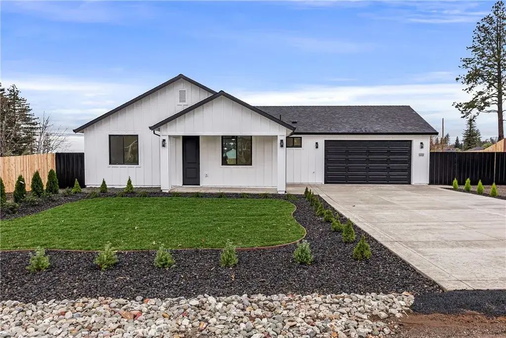 5703 Paradise Avenue, Paradise