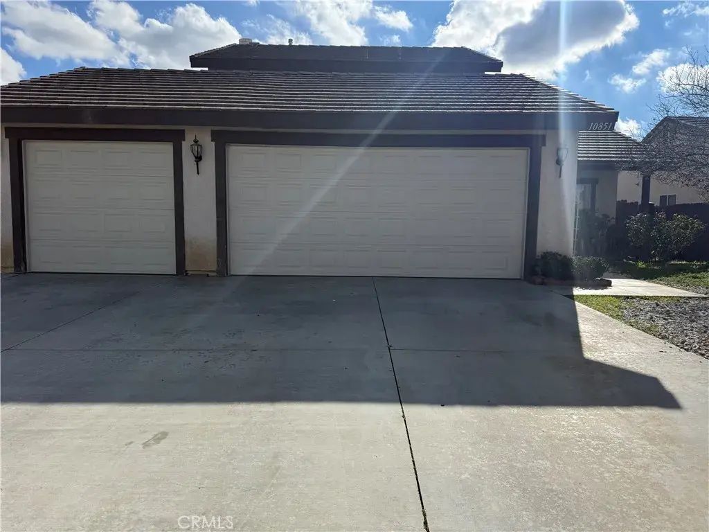 10851 Dove Lane, Adelanto