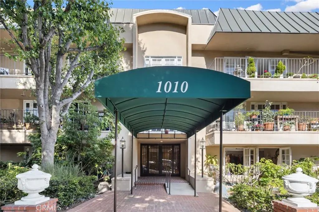 1010 Palm Avenue 207, West Hollywood