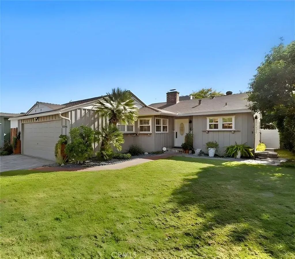 12246 Dehougne, North Hollywood