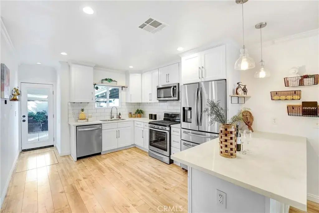 5217 Navarro Street, Los Angeles