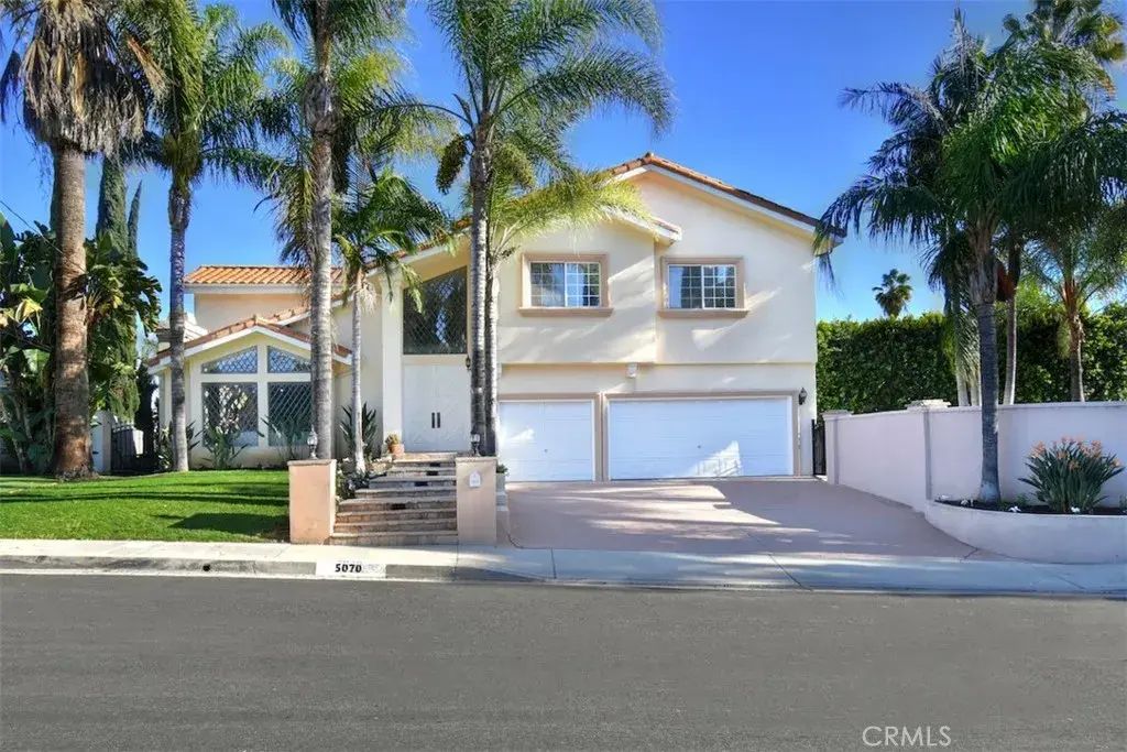 5070 Avenida Oriente, Tarzana
