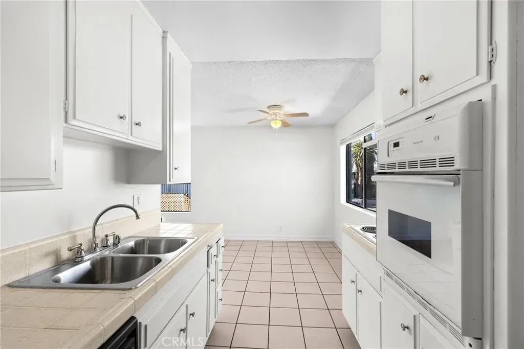 4924 Kester Avenue 16, Sherman Oaks