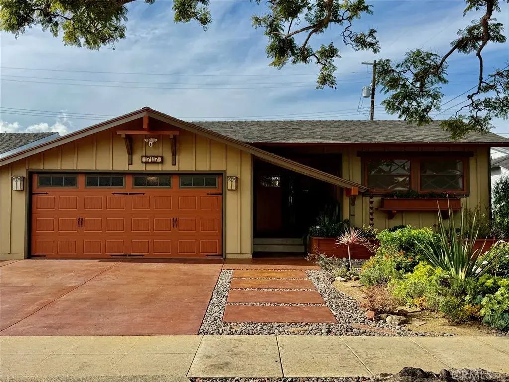 17117 S Hoover, Gardena